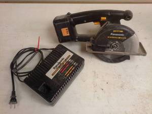 lot 563 image: Panasonic 15.6VDC Cordless Metal Cutter EY3530, Battery, Charger