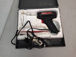lot 582 image: Weller Universal Heat Gun 8200, Case
