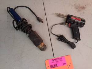 lot 583 image: Weller Universal Heat Gun 8200