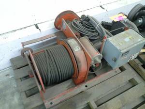 lot 595 image: Electric Winch with Baldor Industrial Motor, Thern Controller