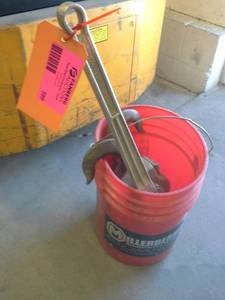 lot 599 image: 4 12-ton Chain Hoist