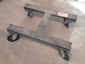 lot 630 image: Industrial Metal 4-wheel Dolly