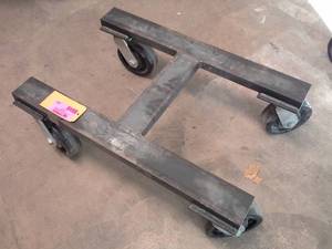 lot 631 image: Industrial Metal 4-wheel Dolly