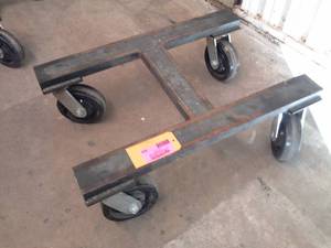 lot 632 image: Industrial Metal 4-wheel Dolly