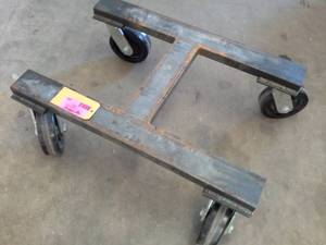 lot 633 image: Industrial Metal 4-wheel Dolly