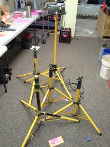 lot 640 image: Lot of (5) Dual Lamp Shop Work Light Tripods, Tripod Light