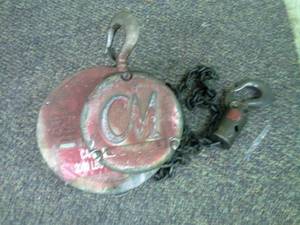 lot 353 image: CM 2000lb. Chain Hoist