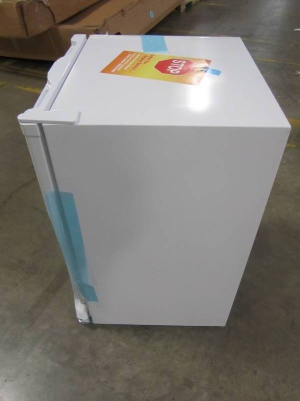 Arctic Fresh 2.7cu ft Freestanding Mini Fridge (White) AFH27ARFW MN