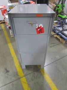 lot 66 image: AdirOffice - Package Delivery Box With Lock