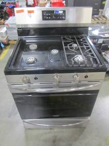 lot 116 image: Frigidaire Gallery 5 Burners 5-cu ft Self-Cleaning and Steam Cleaning Convection Freestanding Gas Range (Fingerprint-Resistant Stainless Steel) (Common 30-in Actual 29.875-in) GCRG302LAF