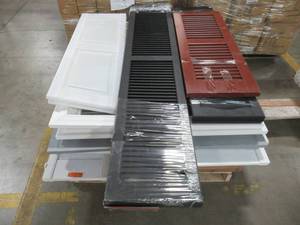 lot 336 image: MIXED PALLET OF MISCELLANEOUS EXTERIOR AND INTERIOR SHUTTERS