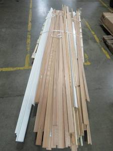 lot 292 image: MIXED PALLET OF MISCELLANEOUS UNFINISHED AND PRIMED TRIM, MOULDING AND MORE