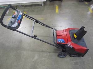 lot 206 image: Toro Power Clear 21 in. 60-Volt Lithium-Ion Brushless Cordless Electric Snow Blower 39901