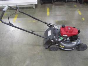 lot 211 image: Honda 21 in. 3-in-1 Variable Speed Gas Walk Behind Self Propelled Lawn Mower with Auto Choke HRR216VKA