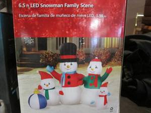 6.5 LED Snowman Family Scene