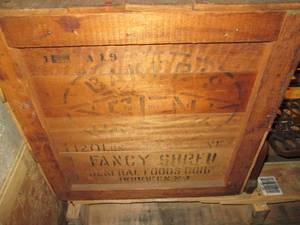 Wood Chest (Dimensions 33 X 17.5 X 19.5