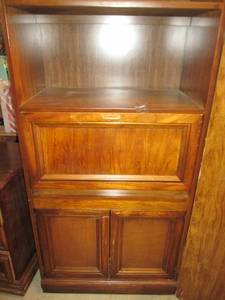 Cabinet with Desk Option -Brackets broken for Desk (32 X 17.5 X 76.25)