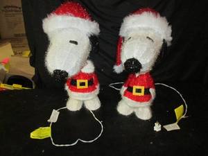 2 Snoopy Ornaments- Do Not Light Up 8C