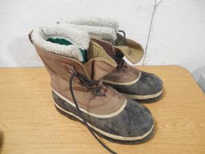 lot 96 image: Ozark Trail Sorel winter boots - 10