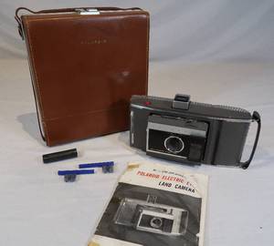 lot 2 image: Polaroid Electric Eye Land Camera Model J66