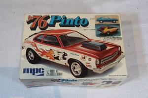 lot 7 image: 1976 Pinto Model Car Kit