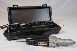 lot 9 image: Craftsman Grinder with 12 Tips