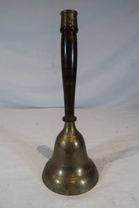 lot 16 image: Large Bell