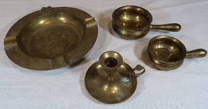 lot 25 image: 4 Miscellaneous Brass Pieces