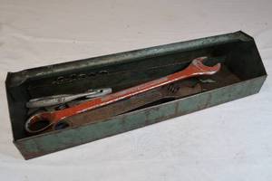 lot 38 image: Tool Tray with Miscellaneous Tools