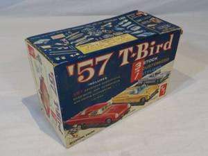 lot 59 image: 57 T-Bird Model Kit by AMT