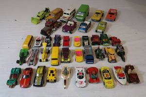 lot 95 image: 40 Toy Cars Hot Wheels Matchbox and More