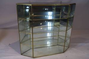 lot 96 image: Brass & Glass Display Cabinet with Mirrored Back