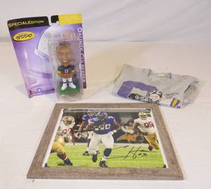 lot 124 image: 3 Pieces of Minnesota Vikings Memorabilia