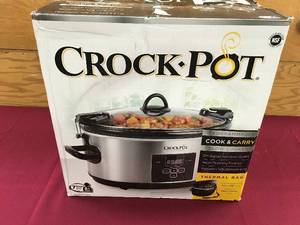 Crock Pot Slow Cooker, Retail $39.99