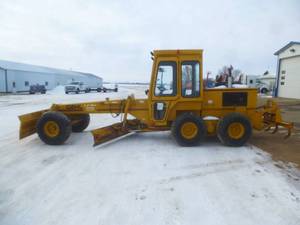 Gehl 747 B Road Grader