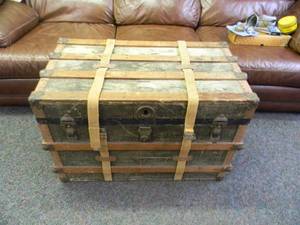 lot 17 image: COOL Antique Trunk Very Unique - SEE PICTURES
