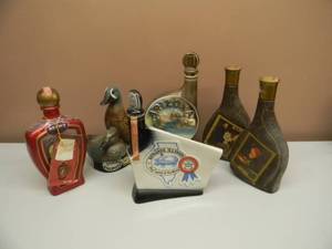 lot 36 image: 6 - VINTAGE JIM BEAM, BEAMS CHOICE LIQUOR DECANTERS - SEE PICTURES