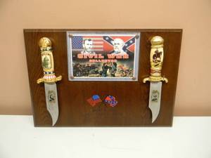 lot 37 image: VINTAGE CIVIL WAR COLLECTOR ROBERT E. LEE & ULYSSES S. GRANT BOWIE KNIFE DISPLAY WITH HANGING PLAQUE - SEE PICTURES