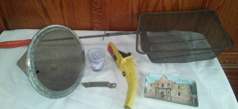 lot 18 image: BIG LOT SEE ALL PICS Misc. Vintage, Hamm  s opener and more