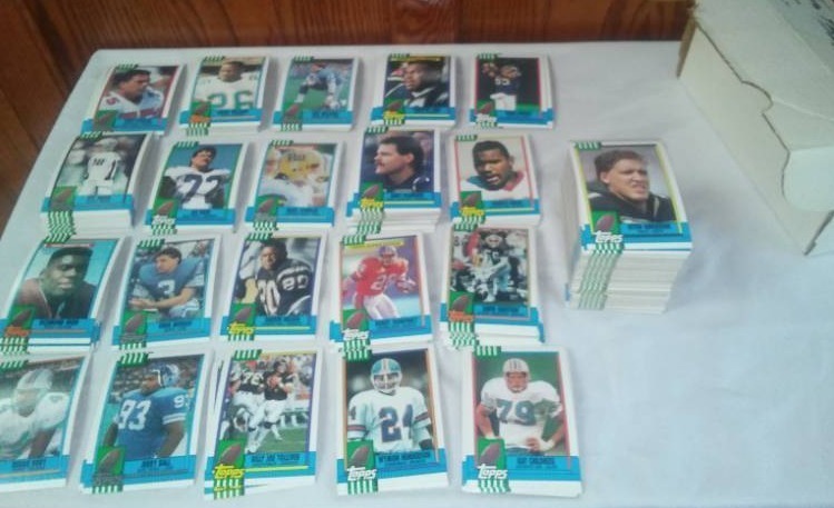 lot 25 image: about 2000 Cards NFL  MLB