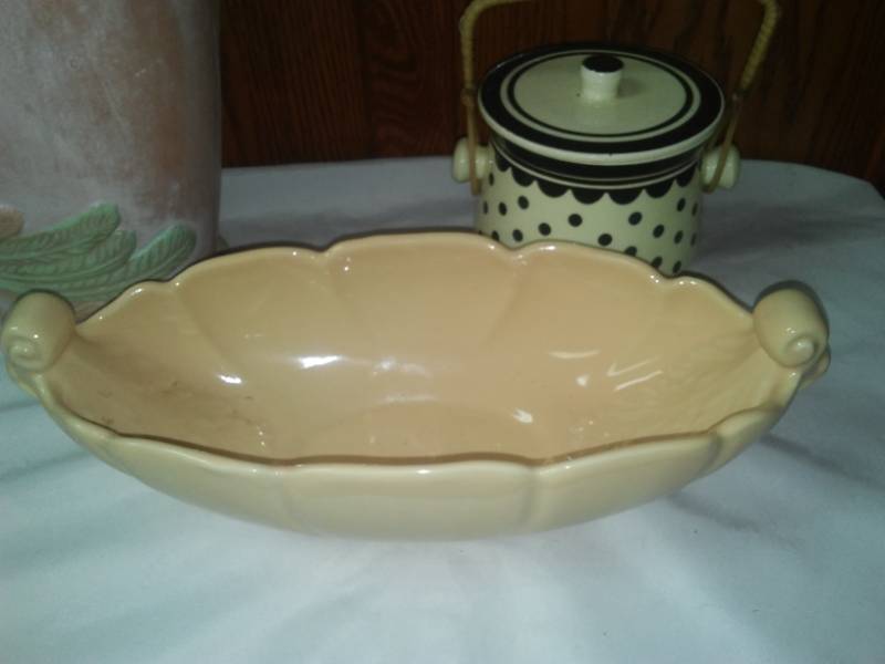 lot 29 image: Vintage One quart milk bottle  kitchen. 3 pieces pottery  excellent.