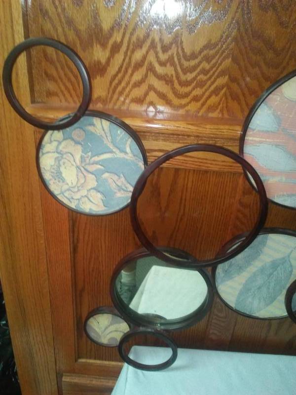 lot 53 image: Metal Circle Art 60 x 30 