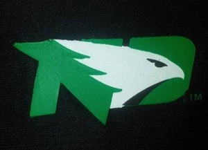lot 3 image: UND FIGHTING HAWKS POLO GOLF SHIRT Mens Large