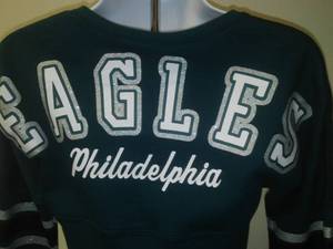 lot 7 image: PHILADELPHIA EAGLES Womens small sweatshirt