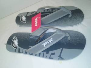 lot 8 image: PHILADELPHIA EAGLES SANDALS Mens Large 1011, FOCO brand