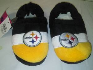 lot 10 image: PITTSBURGH STEELERS KIDS SLIPPERS