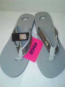 lot 44 image: PHILADELPHIA  EAGLES  Womens Sandals XL,