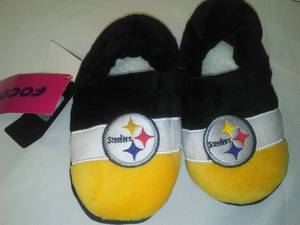lot 71 image: PITTSBURGH  STEELERS Kids Slippers  Medium