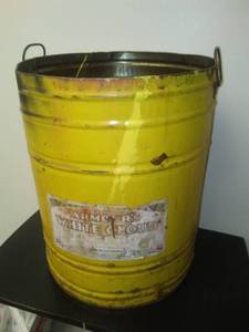 lot 54 image: Vintage Metal Can 20 x 16 diam. Armours White Cloud