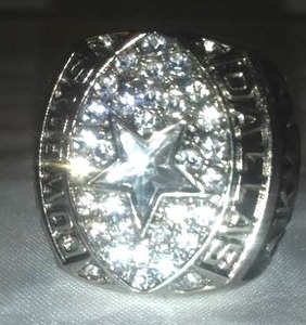 lot 100 image: Dallas Cowboys Troy Aikman, Super Bowl Ring